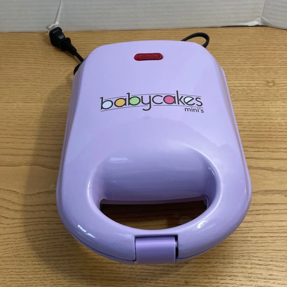 BabyCakes Mini Cake Pop Maker Purple Makes 9 Non-Stick Cake Balls CPM20 New